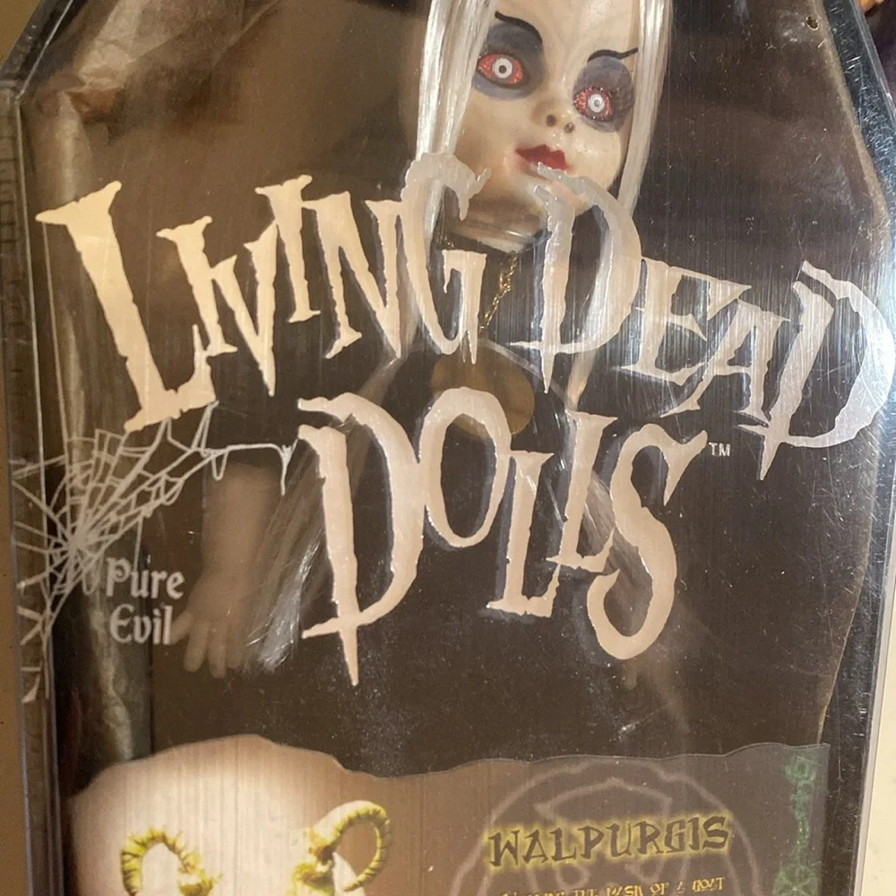 Living Dead Dolls Walpurgis Close Up German Exclusive